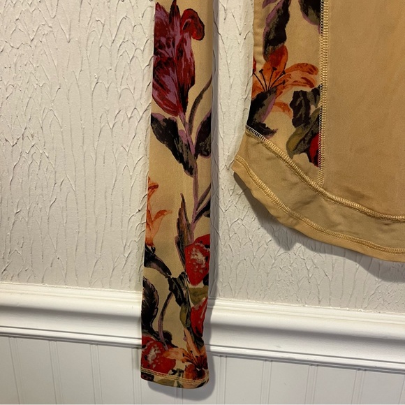 Free People Betty’s Garden Tan Floral Mesh top size small - Picture 5 of 11